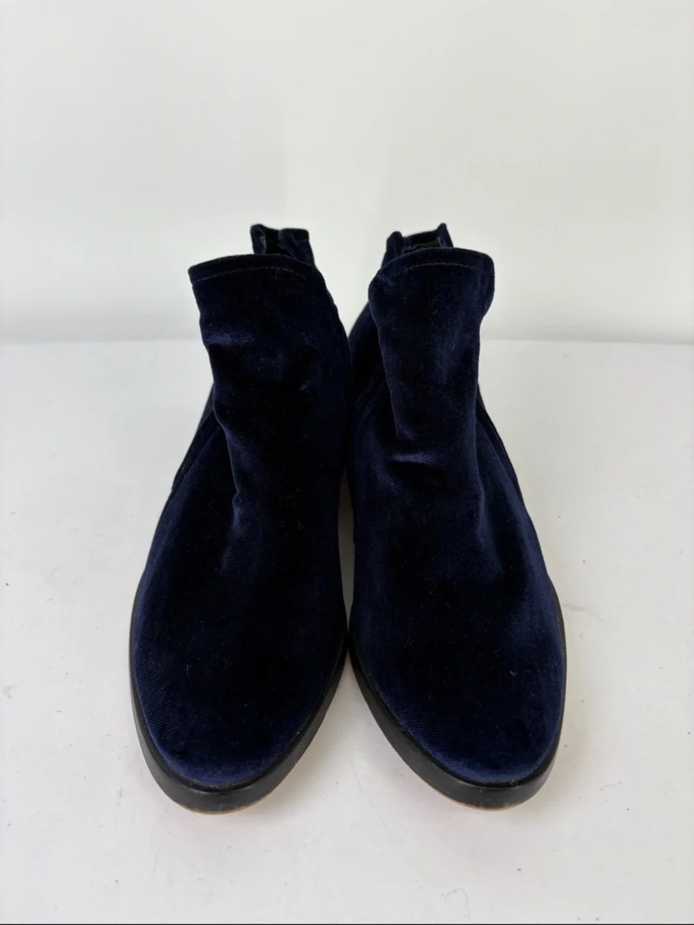 🐺 Dolce Vita Navy Velvet Ankle Booties
